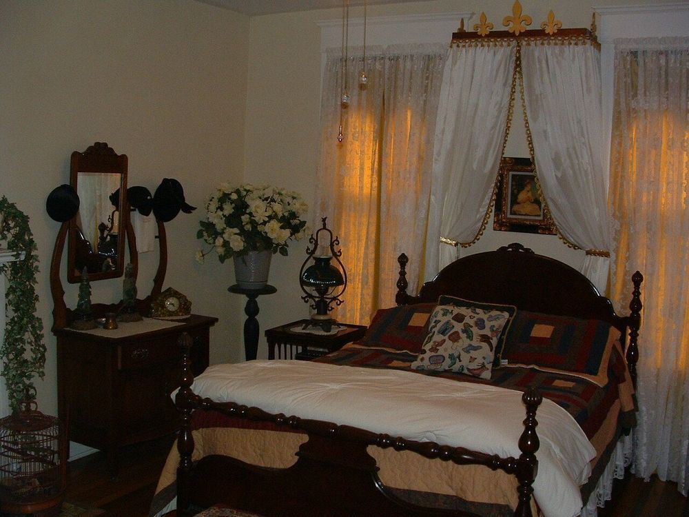 Bed and Breakfast The Historic Morris Harvey House Фейетвилл Номер фото